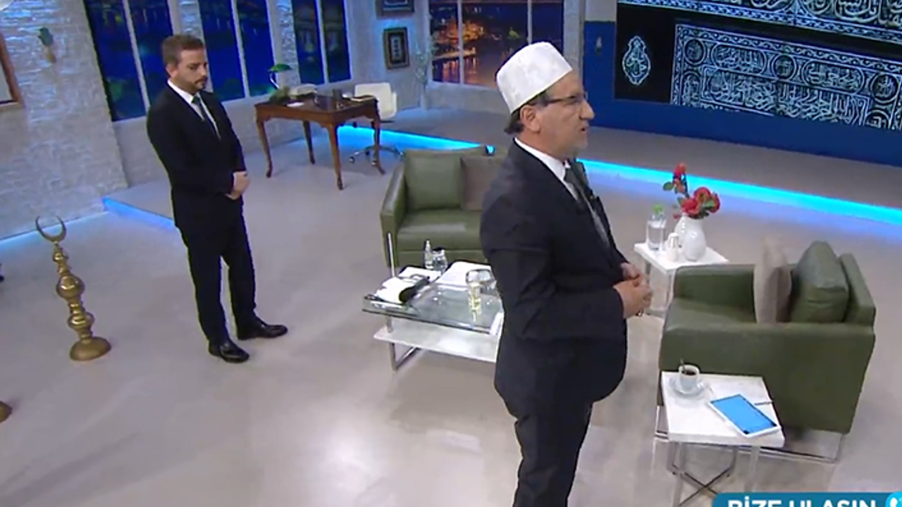 Canlı Yayında gıyabi cenaze namazı kılındı!