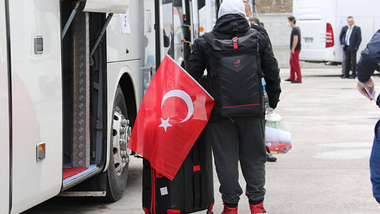 İngiltere’den gelenlerin karantina süresi sona erdi