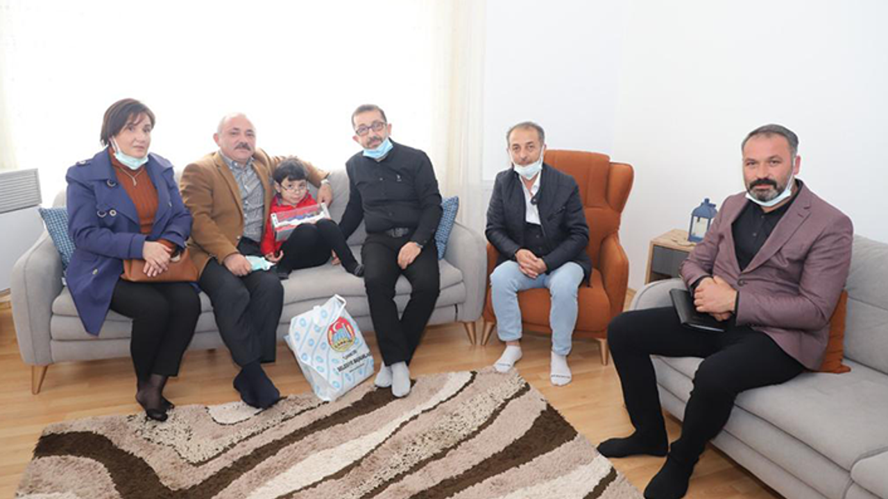 Başkan Esen’den Sağlık Çalışanlarına Anlamlı Ziyaret