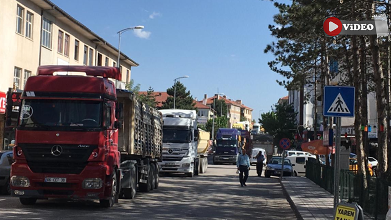 Öfkeli şoförler Ankara-Çankırı karayolunu trafiğe kapattı
