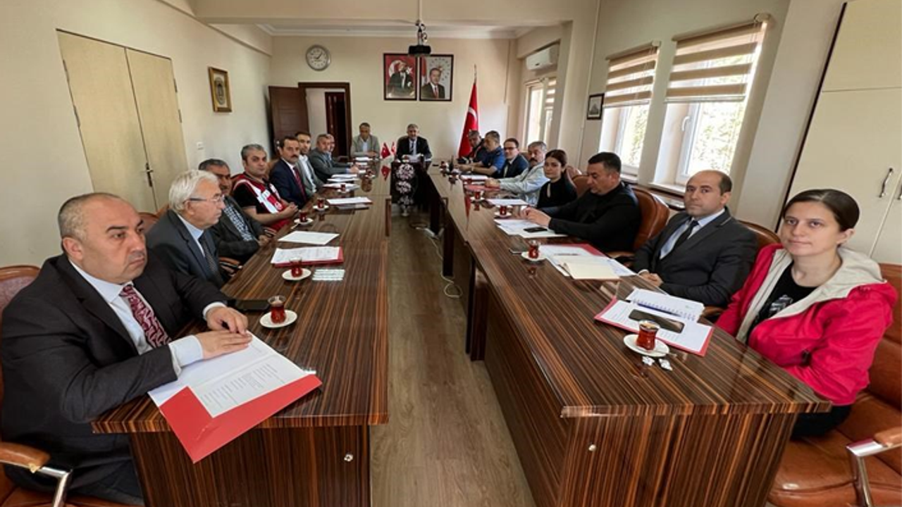 Çerkeş’te İYİ Parti İlçe Başkanı  '15 Temmuz tiyatro' dedi, komisyon karıştı