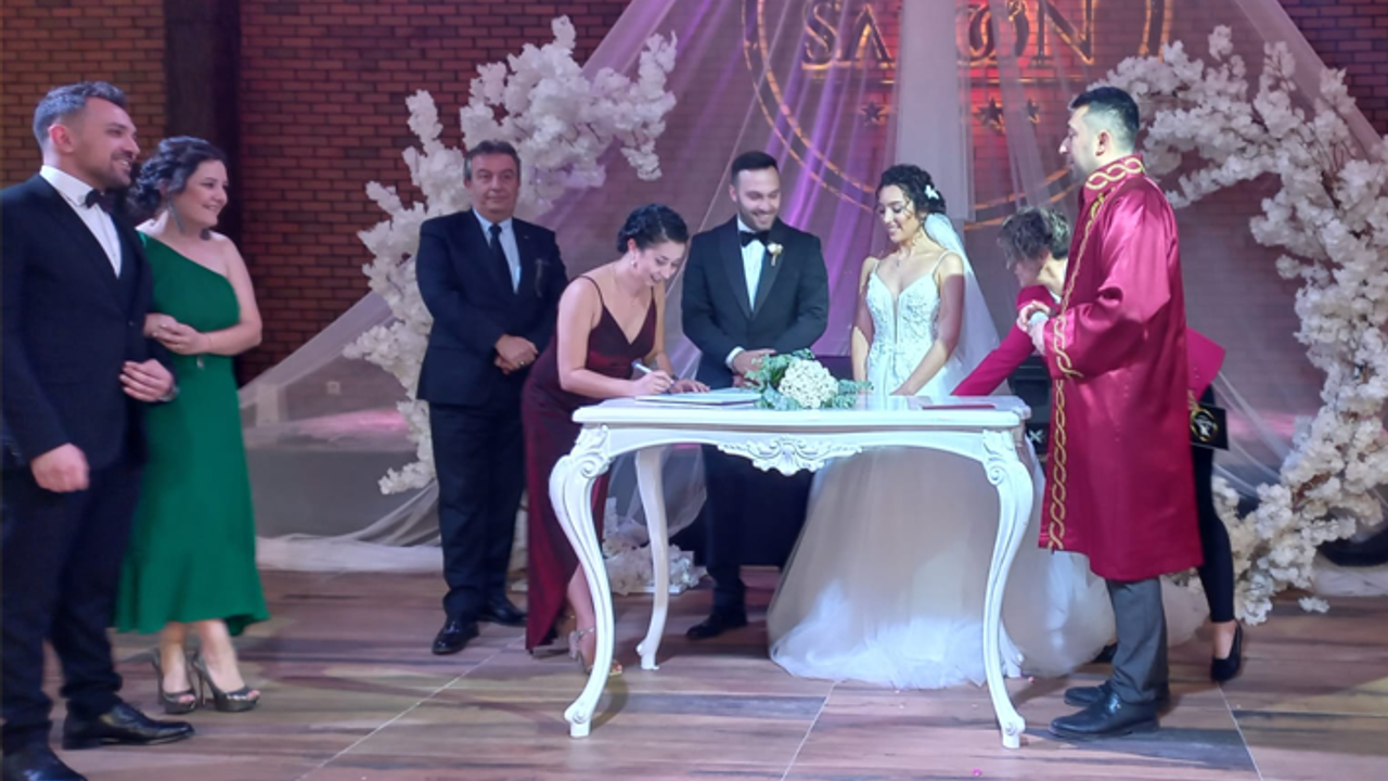 Özgür ve Kılıç ailelerinin mutlu günü!