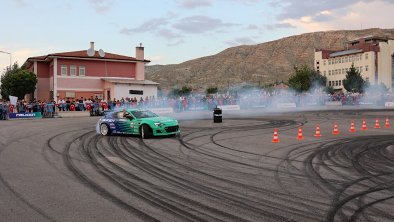 Ünlü Drift Pilotları Lastikleri Çankırılılar İçin Yaktı