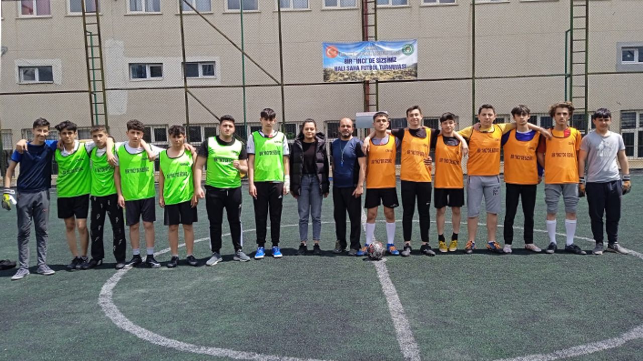 “Bir İnci’de Sizsiniz” Halı Saha Futbol Turnuvası Başladı