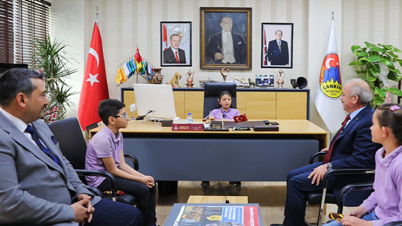 Başkan Esen makamını çocuk başkanlara devretti!