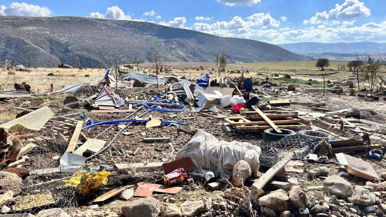 Ankara’da fırtınada hasar gören bölge görüntülendi