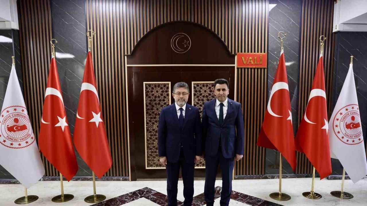 Bakan Yumaklı: "Türkiye kovan varlığında 3’üncü, bal üretiminde de Çin’den sonra 2’inci sırada"