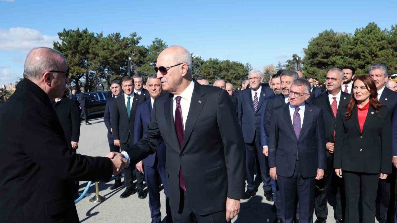 Cumhurbaşkanı Erdoğan başkanlığındaki devlet erkanı Anıtkabir’i ziyaret etti