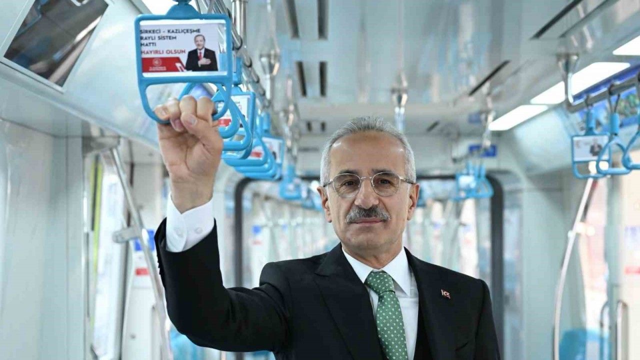 Ulaştırma ve Altyapı Bakanı Uraloğlu: "Marmaray, 12 yılda 1 milyar 430 milyon yolcuya hizmet verdi"