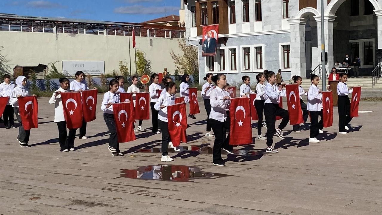 Eldivan’da Cumhuriyetimizin 102. Yılı Gururla Kutlandı