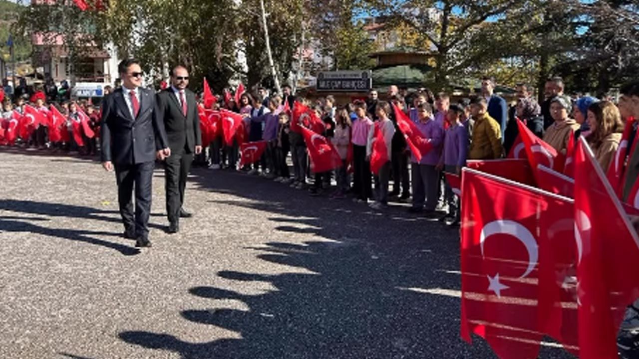 Yapraklı’da Cumhuriyetimizin 102. Yılı Coşkuyla Kutlandı
