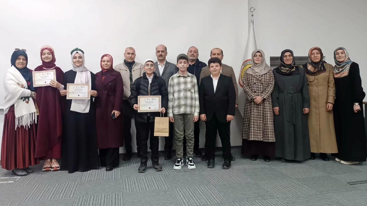 Hacı Murad-ı Veli İmam Hatip Ortaokulu 5 Kategoride İl Birincisi Oldu