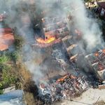 Ilgaz’da yangın: 3 ev, samanlık ve ahırlar küle döndü