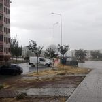 Kurşunlu’da aniden bastıran sağanak vatandaşları hazırlıksız yakaladı