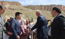 Bakan Ersoy, Kapadokya’nın girişi kapısını gezdi