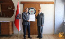 Çankırı'da emekliliğe ayrılan emniyet personeline takdir belgesi verildi