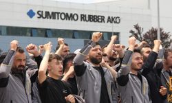 Lastik fabrikasındaki işçiler grevin 14. gününde direnmeye devam ediyor