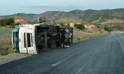 Çankırı’da kontrolünü kaybeden kamyon şarampole yattı