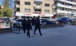 Eşini 20 balta darbesiyle öldüren zanlı Kuşadası’nda jandarmaya yakalandı