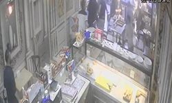 Bass sesini deprem sanan vatandaşlar böyle sokağa döküldü