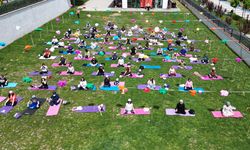 “Anneler Günü Açık Hava Yoga Etkinliği” yoğun ilgi gördü