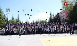 Nevzat Ayaz SBL Mezunları kep attı