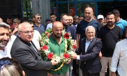 Kırkpınar Başpehlivanı Orhan Okulu baba ocağında coşku ile karşılandı