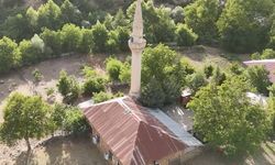 Tescilli tarihi cami geçmişin izlerini geleceğe taşıyor
