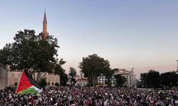 İstanbul’da "Gazze’ye Umut Işığı Ol" yürüyüşü: Binlerce kişi Ayasofya Camii’ne yürüdü
