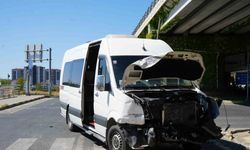 Kastamonu’da yolcu minibüsü ile hafif ticari araç çarpıştı: 10 yaralı