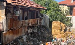 Kötü kokunun kaynağı ortaya çıkınca mahalleli şaşkına döndü
