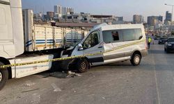 Öğrencileri Mersin’e tatile getiren minibüs kaza yaptı: 2 ölü, 10 yaralı