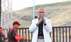 Sanatçı Gürhan Ötün’ün, Ahlat konseri büyük ilgi gördü
