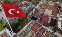 Yıllanmış halılar serildi, renk cümbüşü ortaya çıktı