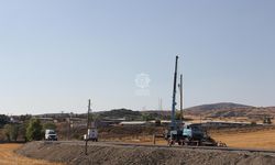 Haberimiz Ses Getirdi: Yol ortasındaki elektrik direği kaldırıldı
