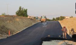 Kurşunlu’da alternatif ulaşım yoluna sıcak asfalt