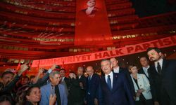 CHP Genel Başkanı Özel: "Benim İl Başkanım yanımdadır, Özgür Çelik’tir"
