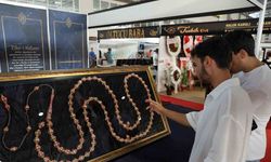 Değer biçilemiyor: Kur’an-ı Kerim’in 604 sayfası tespihe nakşedildi