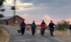 Elazığ’da köy yangını: Bölgeye çok sayıda ekip sevk edildi
