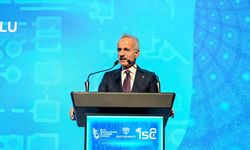 Bakan Uraloğlu: "5G teknolojisi, dijital ekosistemimizi yeniden şekillendirerek"