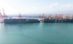Mersin Limanı’nda tarihi gün: 400 metrelik mega gemi ilk kez demir attı