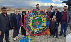 Kurşunlu’da Gökyüzü Bu Kez Gazze ve Doğu Türkistan İçin Renklendi