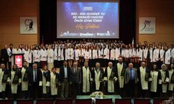 KBÜ'de diş hekimliği öğrencileri beyaz önlüklerini giydi