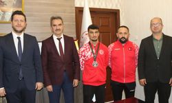 Çankırı'nın Gururu Ramazan Efe Yılmaz ve Antrenöründen Sadık Ak'a Ziyaret