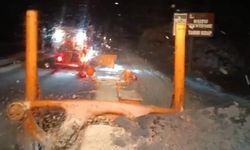 Antalya’da mevsimin ilk karı yağdı, Antalya-Konya karayolu beyaza büründü