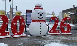 Bolu’da kar fırtınası hayatı olumsuz etkiledi: Vatandaşlar şemsiyeyle dolaştı