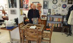 Emekli öğretmenin evinden tarih fışkırıyor: II. Mahmut’un masasından Çanakkale kılıcına