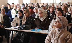 Gazze İslam Üniversitesi'nde 2 yıl aradan sonra dersler yeniden başladı