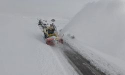 Erzincan’da kar ve tipi: 328 köy yolu ulaşıma kapandı
