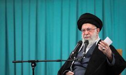 İran dini lideri Hamaney, protestolarda binlerce kişinin öldüğünü kabul etti